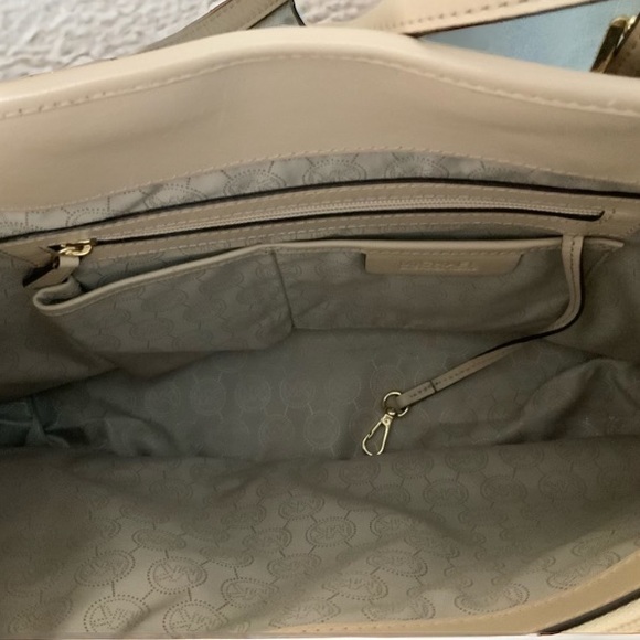 MICHAEL KORS Jet Set Travel MD Tote Brown Signature Tiger Stripe PVC - Picture 10 of 13